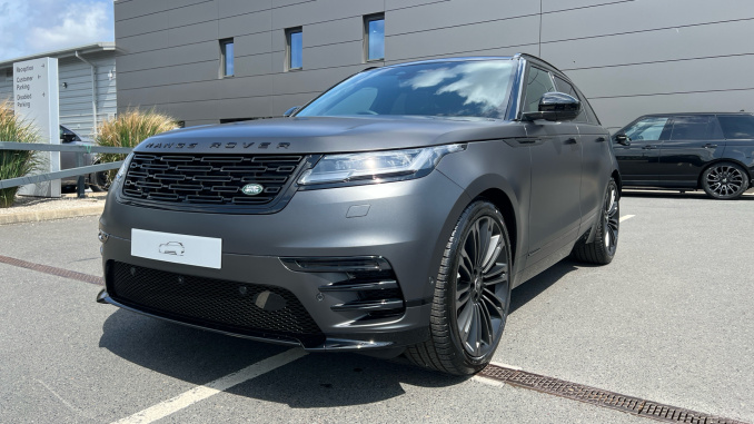Land Rover Range Rover Velar 3.0 D300 MHEV Belgravia Edition 5dr Auto Diesel Estate - Image 23
